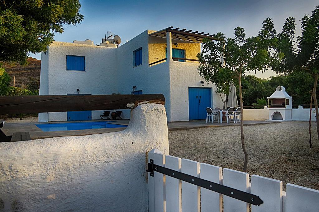 Votsalo Villa Pomos Quarto foto