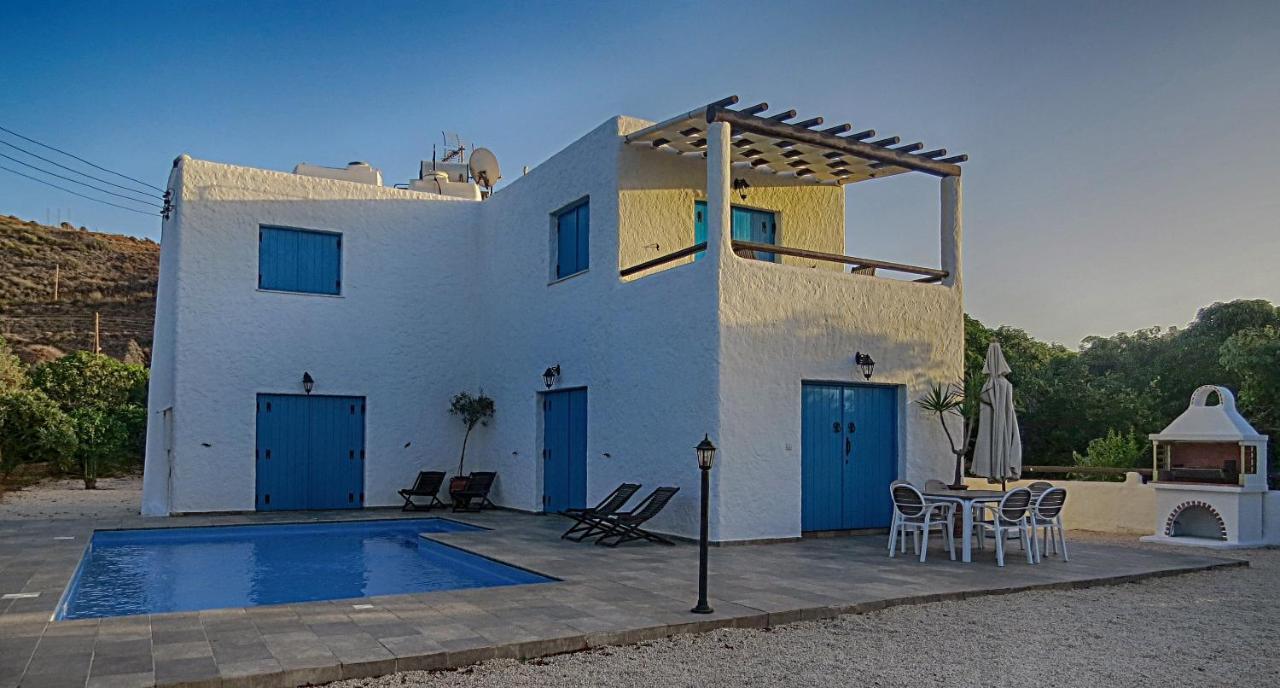 Votsalo Villa Pomos Quarto foto